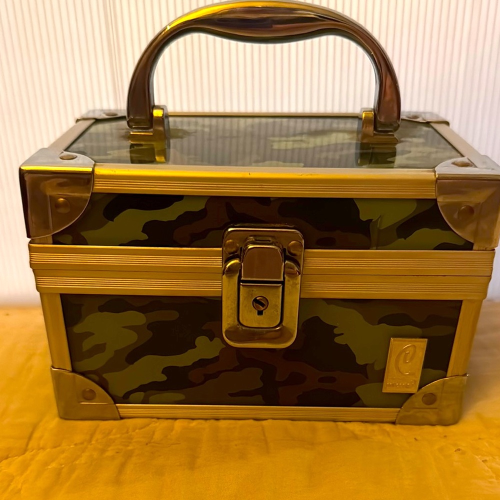 Caboodles Case Box Camo